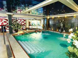 Cruises Around The World Cunard Cruise Queen Mary 2 qm 2 Cunard Royal Spa