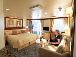 Cruises Around The World Cunard Cruise Queen Mary 2 qm 2 Q5 Queens Suites